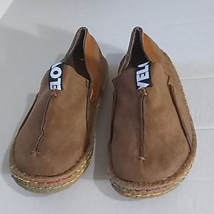 NWOT..ELOV SUEDE LOAFERS